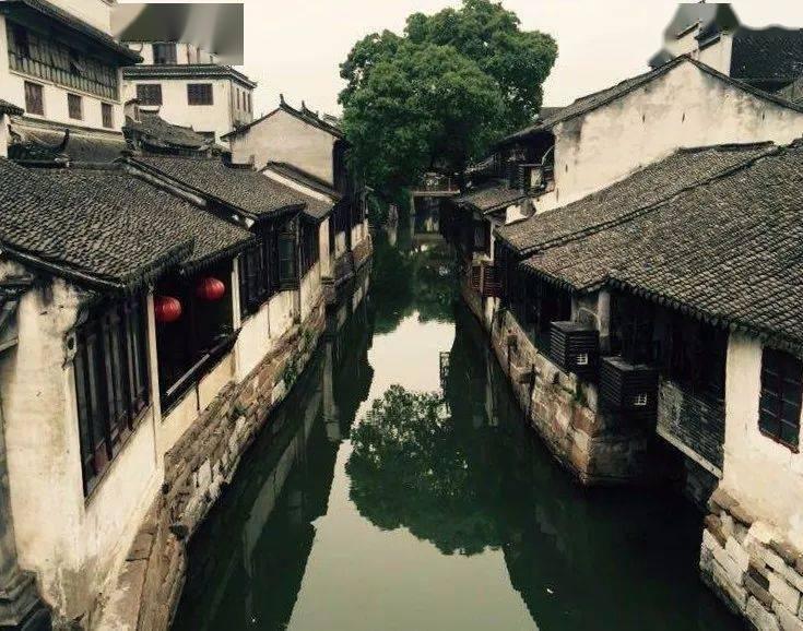 跳跃的立方体